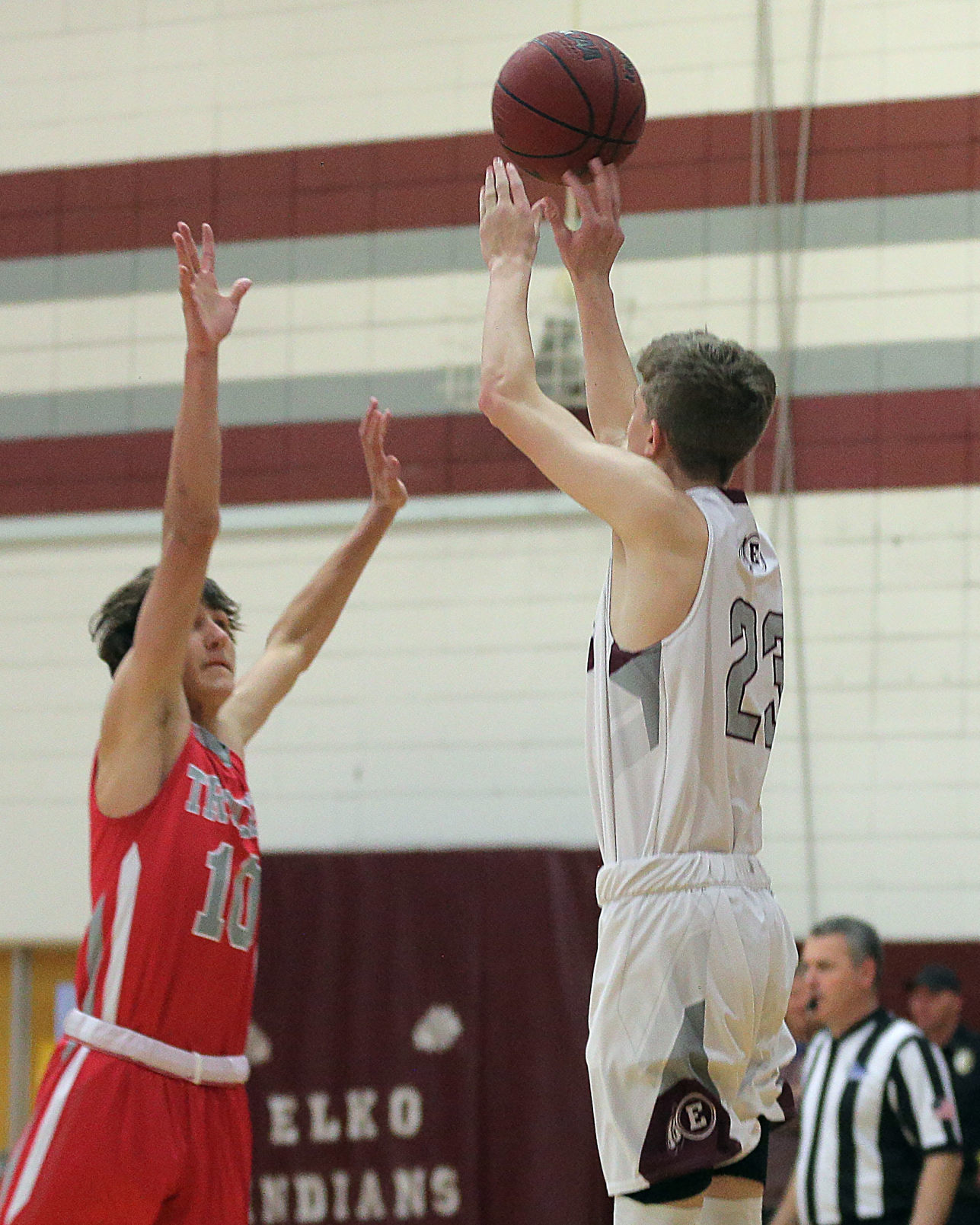 Truckee at Elko Boys Basketball (4).jpg